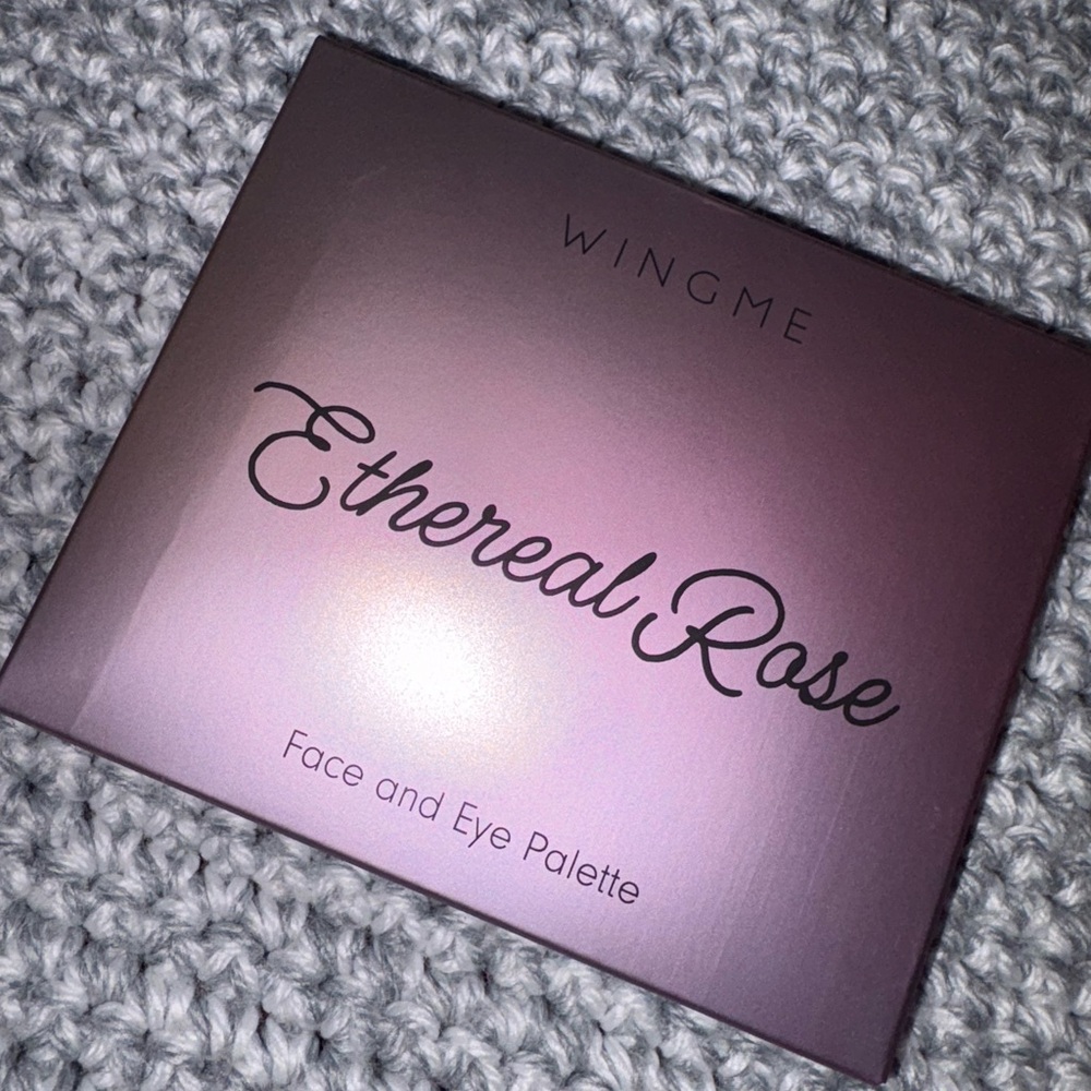 *BUNDLE* Ethereal Glow Face and Eye Palette - WITH* SHADES BY SHAN BRUSHES - Picture 2 of 7